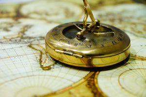 photo-wallpaper-golden-compass