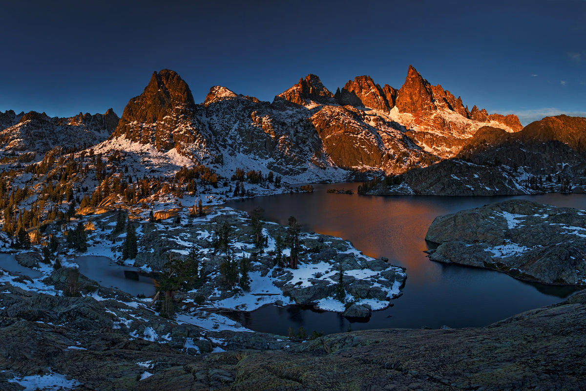 photo-wallpaper-minaret-lake-first-light