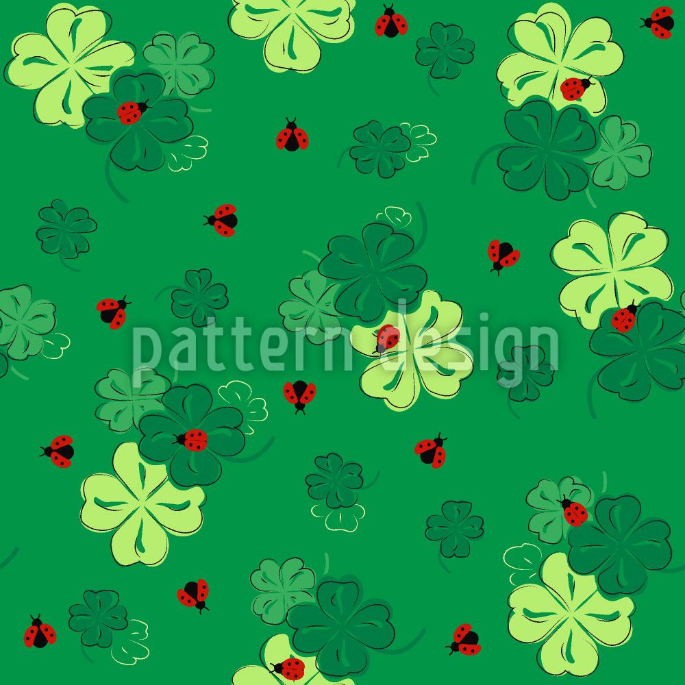 patterned-wallpaper-good-luck-lady-bug