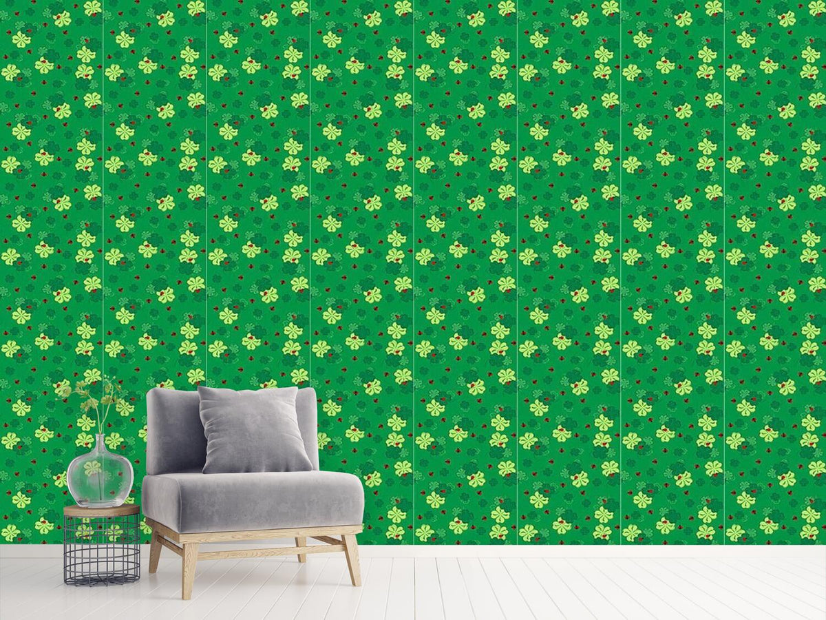 patterned-wallpaper-good-luck-lady-bug