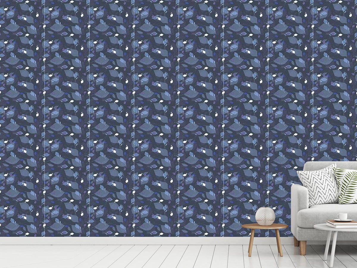 patterned-wallpaper-lightweight-leaves