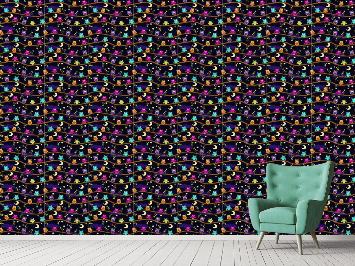 patterned-wallpaper-a-night-at-the-owl-hotel